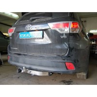 Фаркоп Baltex для Toyota Highlander III 2014-2020. (с декор. накладкой) Фланцевое крепление. Артикул 24.2554.08