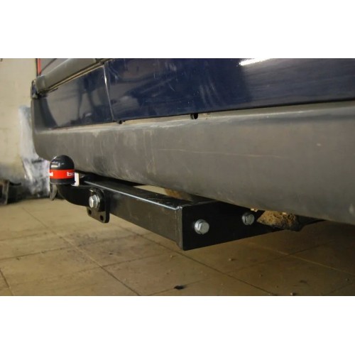 Фаркоп Bosal для Ford Transit 2006-2012. Фланцевое крепление. Артикул 3982-F