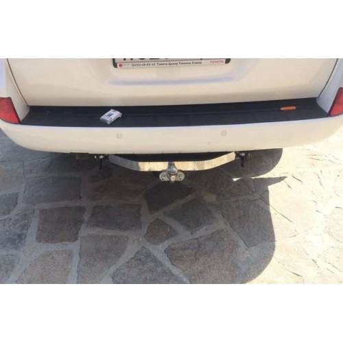 Фаркоп Baltex для Toyota Highlander III 2014-2020 с накладкой из нержавеющей стали. Фланцевое крепление. Артикул 24255308E