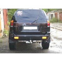 Фаркоп Лидер-Плюс для Mitsubishi Pajero Sport I 1998-2008 (с накладкой из нерж. стали). Фланцевое крепление. Артикул M107-F(N)