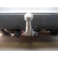 Фаркоп Galia оцинкованный для Mercedes-Benz Viano W639 RWD 2003-2013. Быстросъемный крюк. Артикул M108C