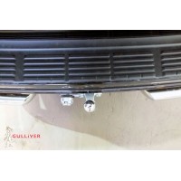 Тюнинговый фаркоп Bosal с металлической накладкой для Toyota Land Cruiser 200 (вкл. Executive и Excalibur) 2007-2020. Фланцевое крепление. Артикул 3018-FL