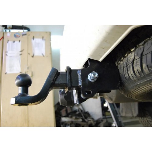 Фаркоп Imiola для Toyota Land Cruiser 200 2008-2020. Быстросъемный крюк под квадрат. Артикул T.059