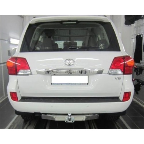 Фаркоп Bosal с металлической накладкой для Toyota Land Cruiser 200 2010-2020. Артикул 3091-FL