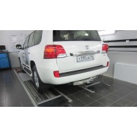 Фаркоп Bosal с металлической накладкой для Toyota Land Cruiser 200 2010-2020. Артикул 3091-FL