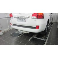 Фаркоп Bosal с металлической накладкой для Toyota Land Cruiser 200 2010-2020. Артикул 3091-FL