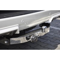 Фаркоп Baltex для Toyota Land Cruiser 200 Excalibur 2017-2020 с накладкой из нержавеющей стали. Фланцевое крепление. Артикул 24900308E