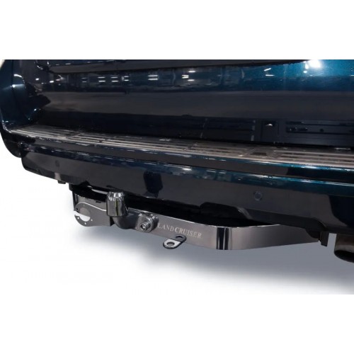 Фаркоп Baltex для Toyota Land Cruiser 200 (вкл. Executive Lounge) 2007-2020 с нержавеющей накладкой черный хром и гравировкой. Артикул 24904108CRAU