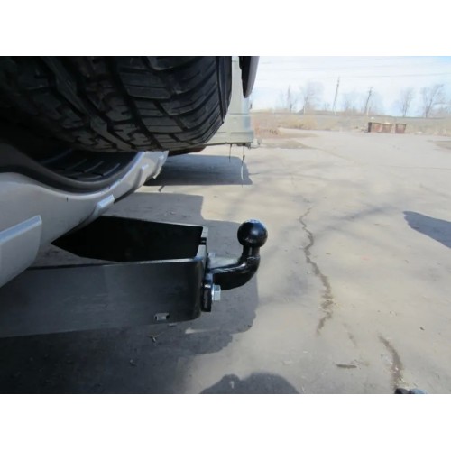 Фаркоп Bosal для Mitsubishi Pajero III 2000-2006. Фланцевое крепление. Артикул 4125-F