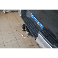 Фаркоп Мотодор для Toyota Hilux VIII 2015-2020. Фланцевое крепление. Артикул 92507-FE