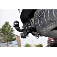 Фаркоп Baltex для Toyota Land Cruiser 100 VX 1998-2007. (с декор. пластиной) Фланцевое крепление. Артикул Y-08a