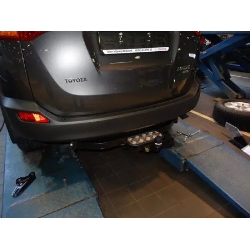 Фаркоп Baltex для Toyota RAV4 IV (с подножкой) 2013-2019. Фланцевое крепление. Артикул Y-25