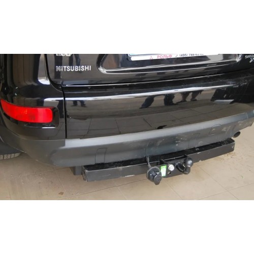 Фаркоп Лидер-Плюс для Mitsubishi Outlander XL 2007-2012. Фланцевое крепление. Артикул M105-FC