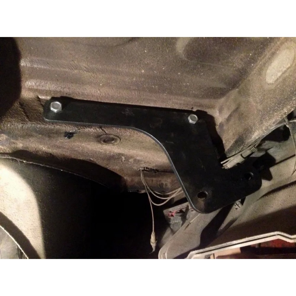 Установка фаркоп на дастер 4х4. Фаркоп рено дастер 2013 4х4. Дастер и слабое крепление фаркопа. Фаркоп рено дастер 2013. Фаркоп рено дастер 2013 4х4.