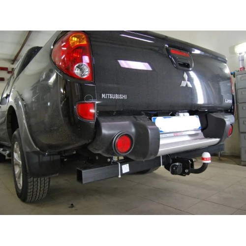 Фаркоп Трейлер для Mitsubishi L200 IV пикап удл. базой. 2006-2015. Артикул 7112