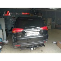 Фаркоп Лидер-Плюс для Mitsubishi Pajero Sport II 2008-2016. Фланцевое крепление. Артикул M110-FC