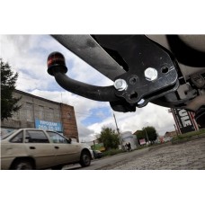 Фаркоп Bosal для Ford Focus III хэтчбек 2011-2020. Артикул 3967-A